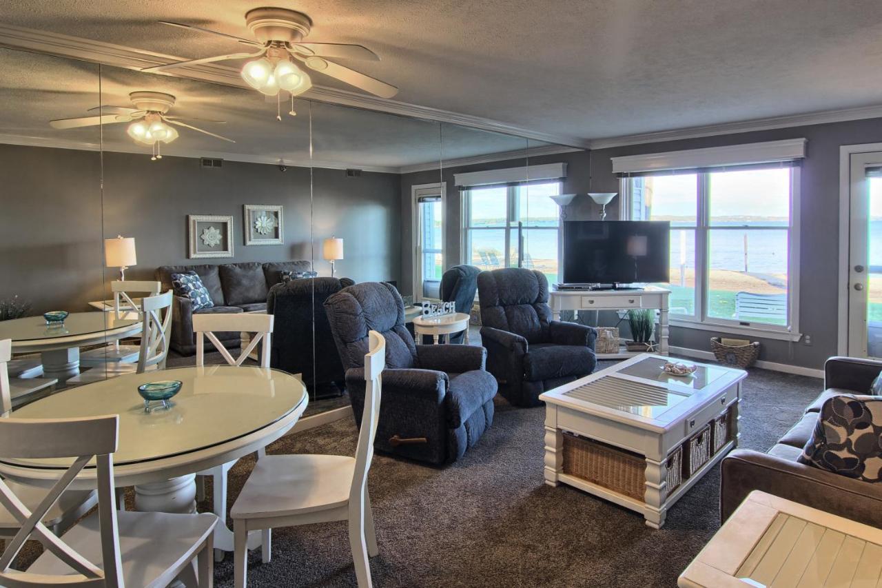 103 North Shore Inn Traverse City Eksteriør bilde